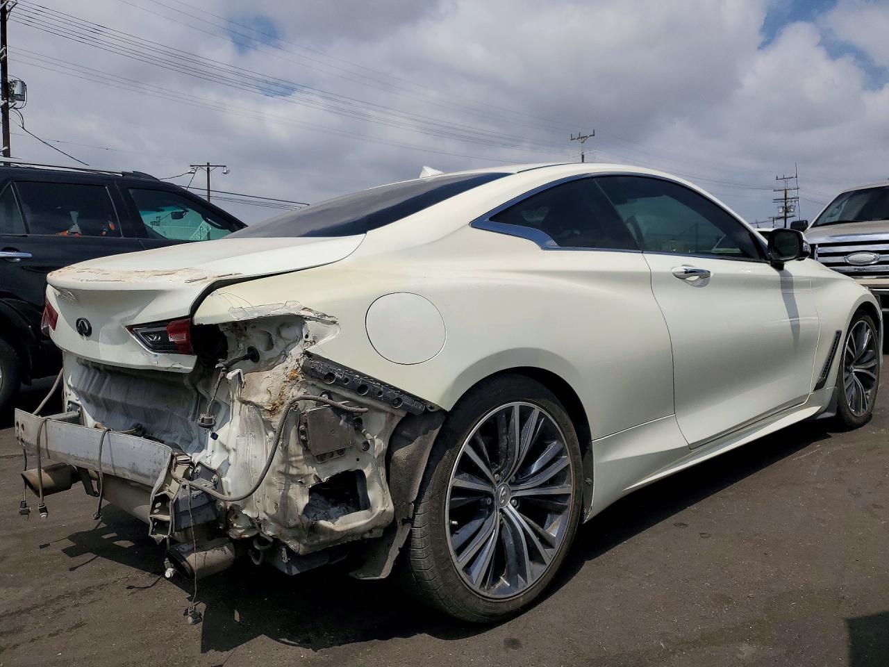 2019 Infiniti Q60 3.0T Luxe - Фото 3