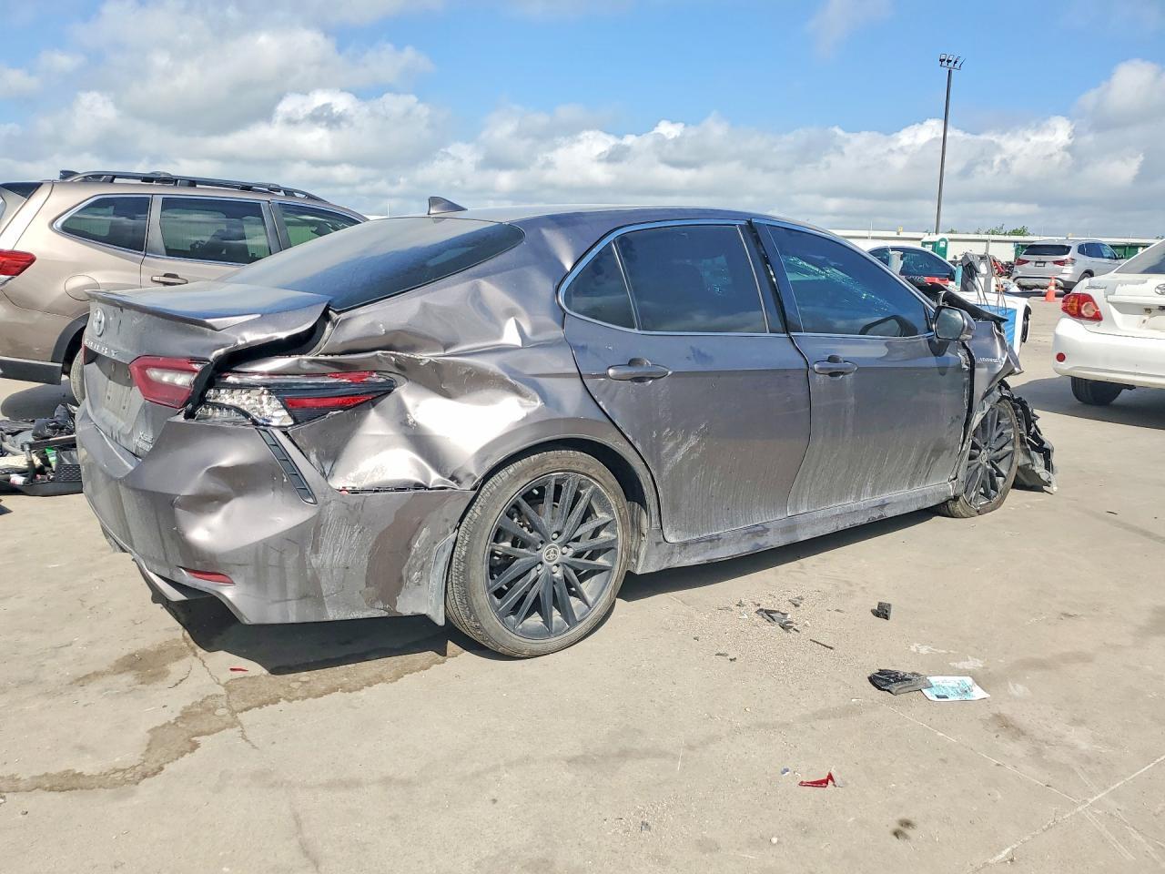 2021 Toyota Camry Xse - Image 3