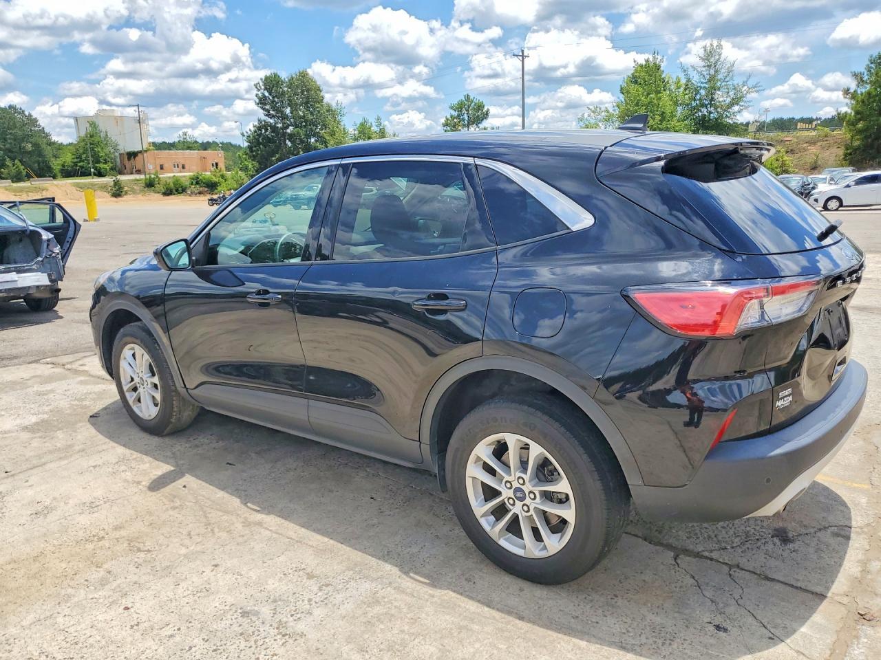 2020 Ford Escape Se - Image 2