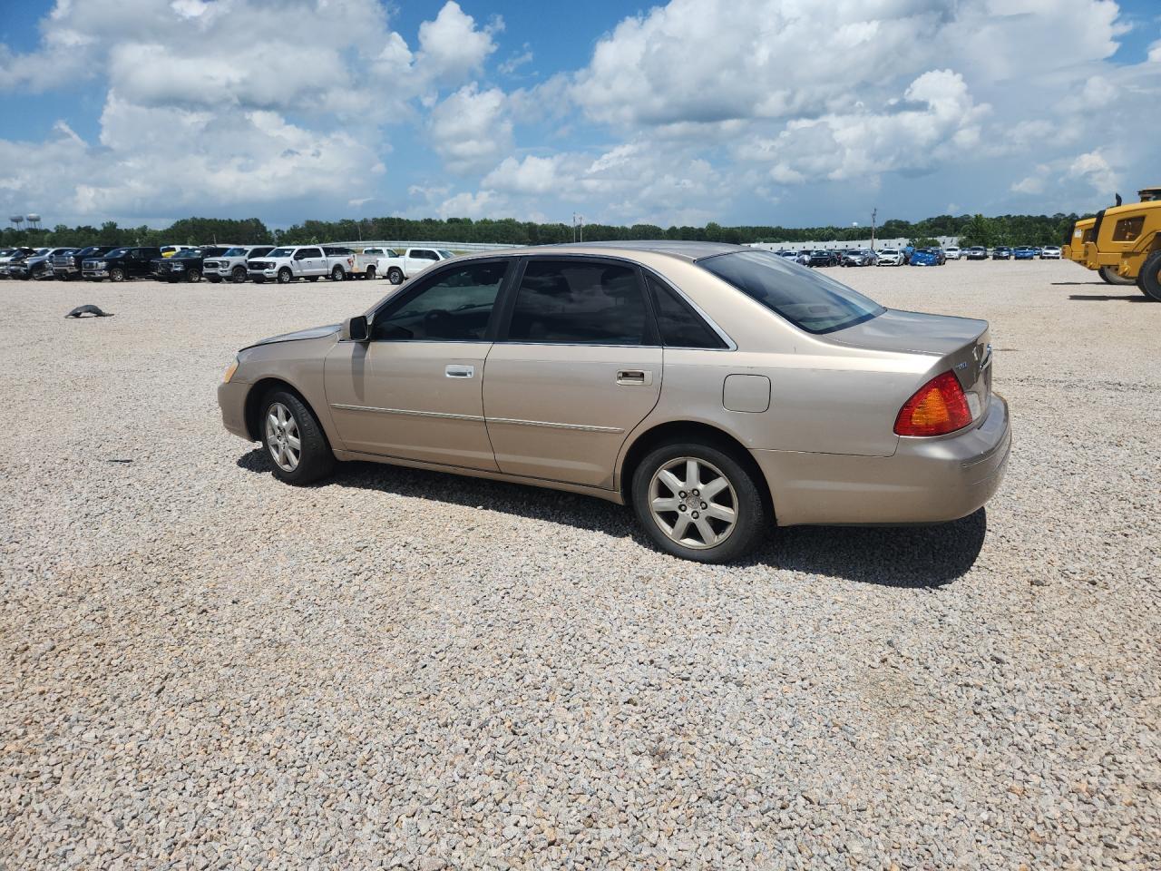 2000 Toyota Avalon Xls - Image 2