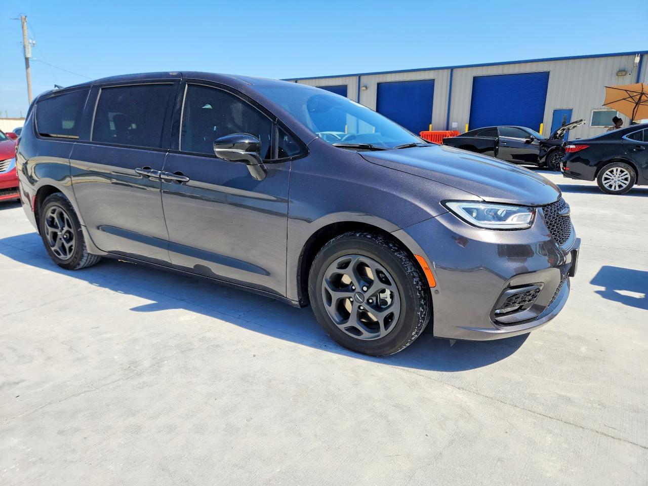 2023 Chrysler Pacifica Hybrid Limited - Фото 4