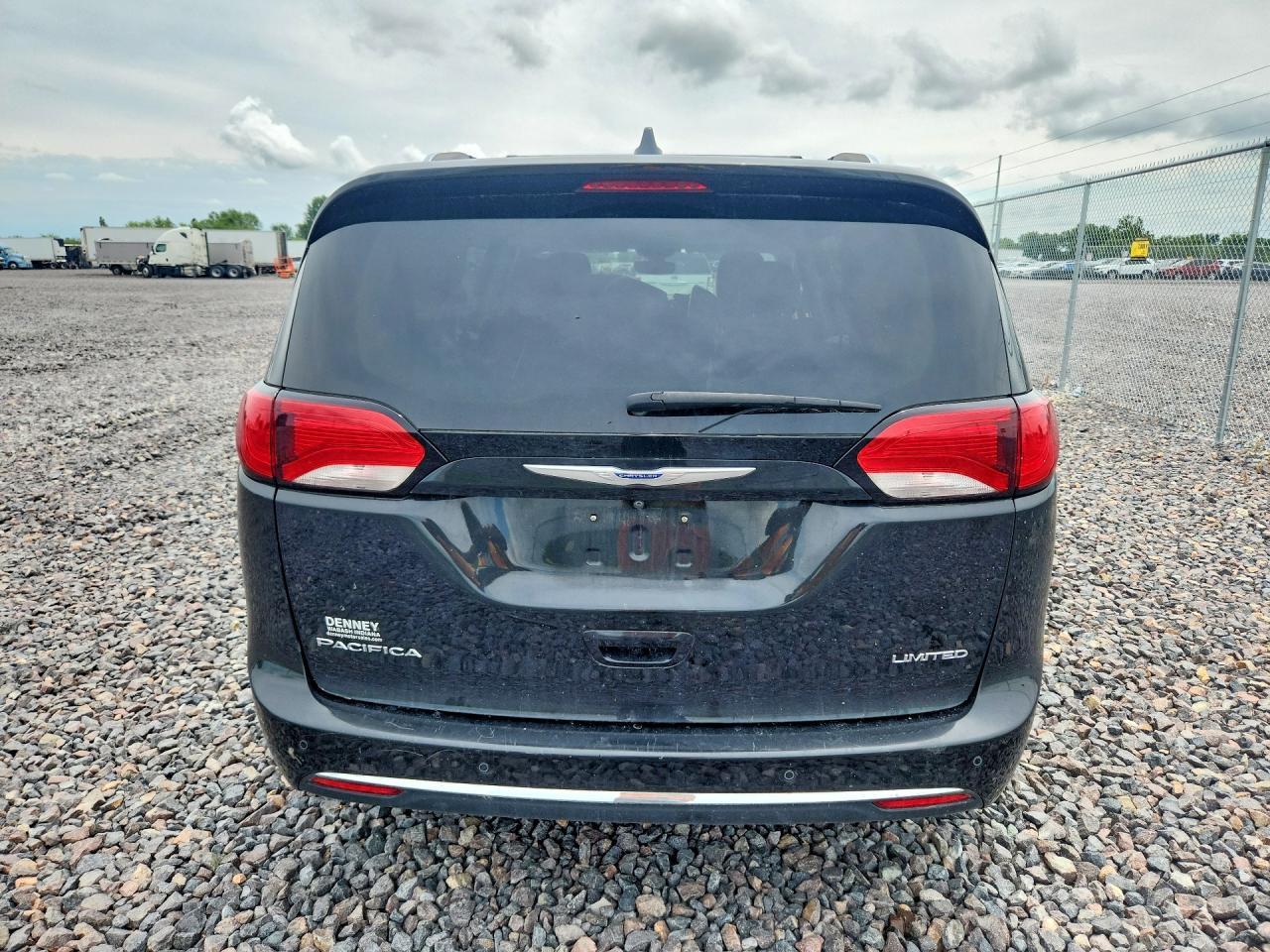 2019 Chrysler Pacifica Limited - Image 6