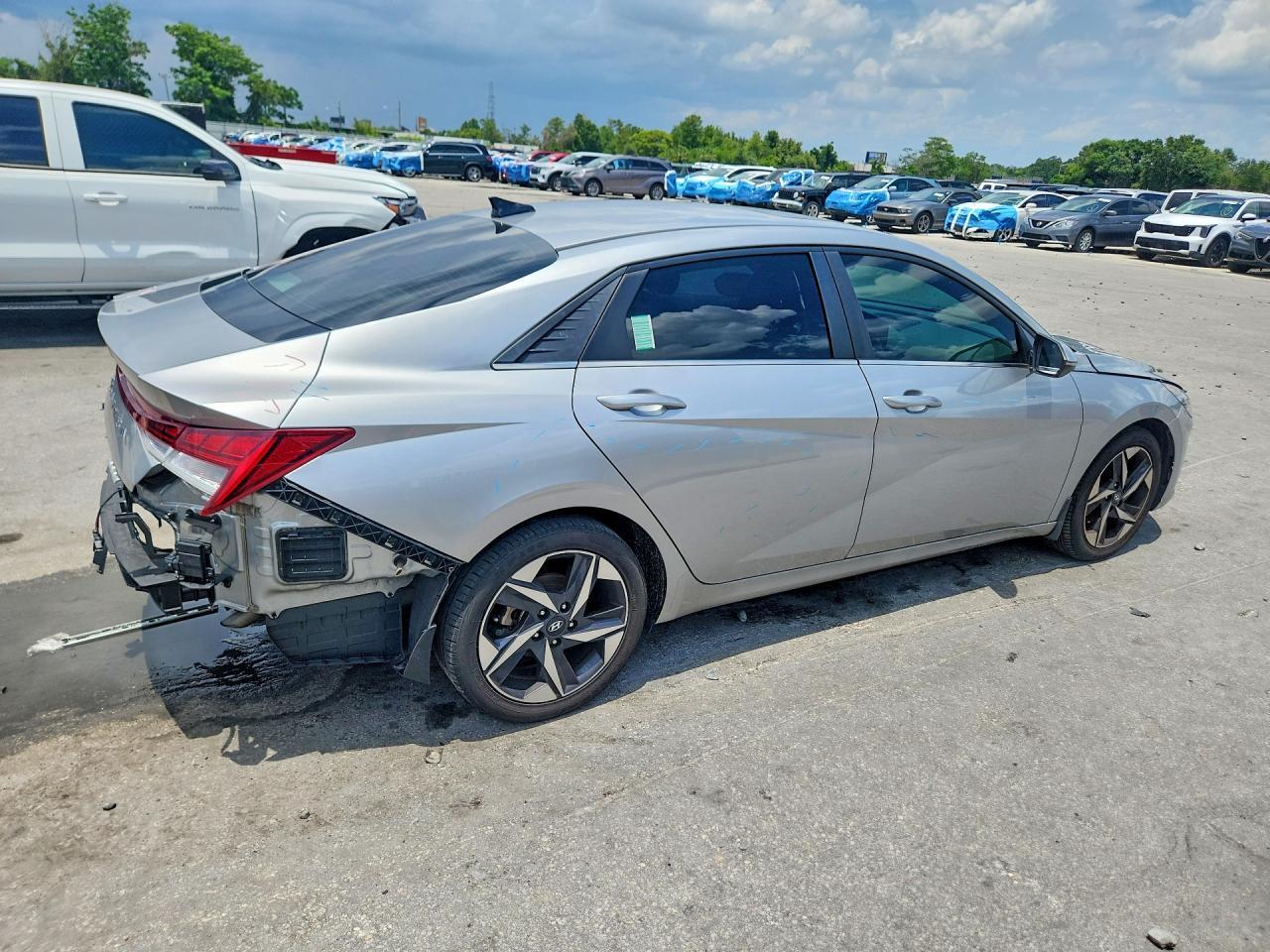 2022 Hyundai Elantra Sel - Image 3