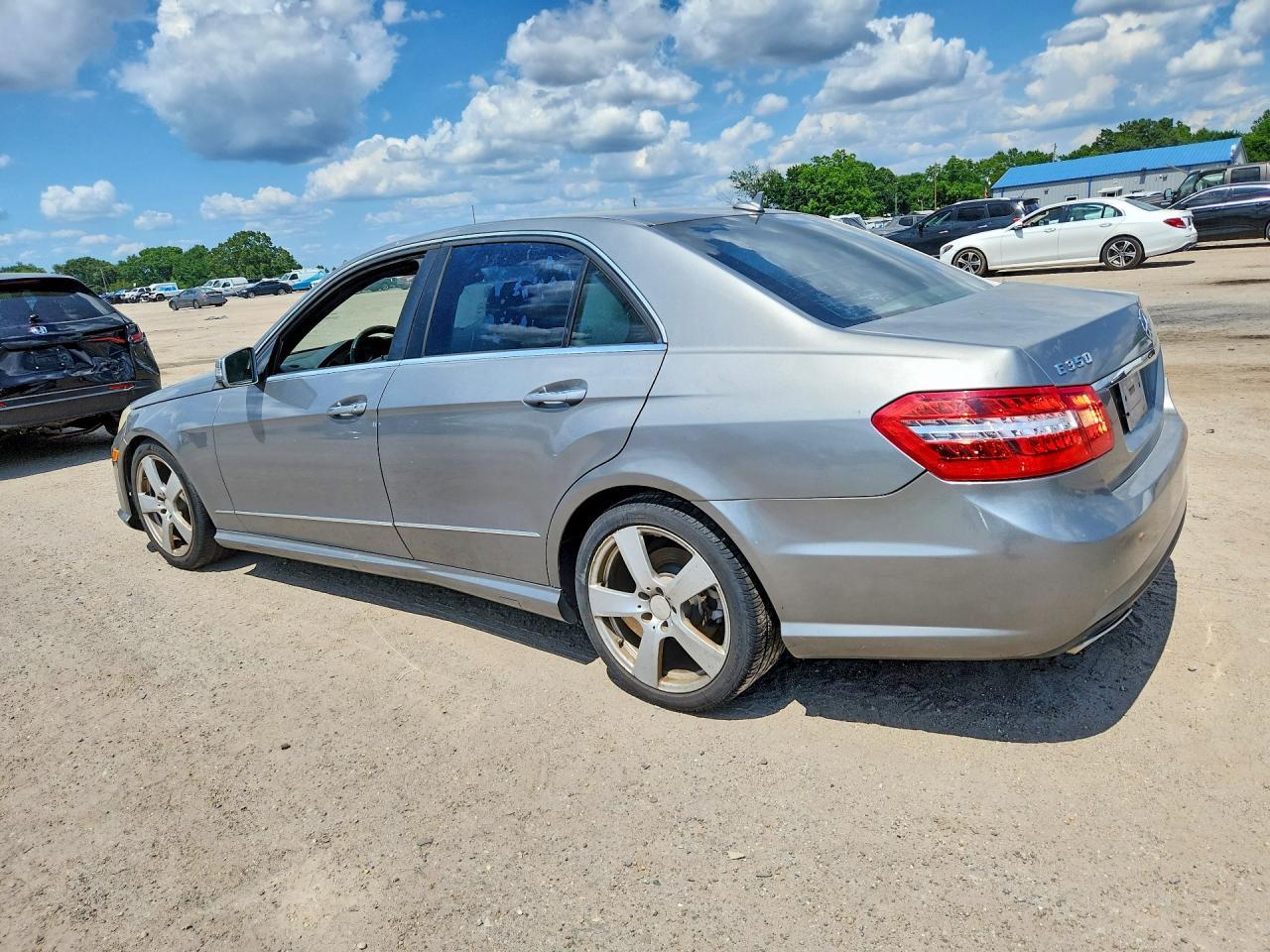 2010 Mercedes-Benz E 350 - Фото 2
