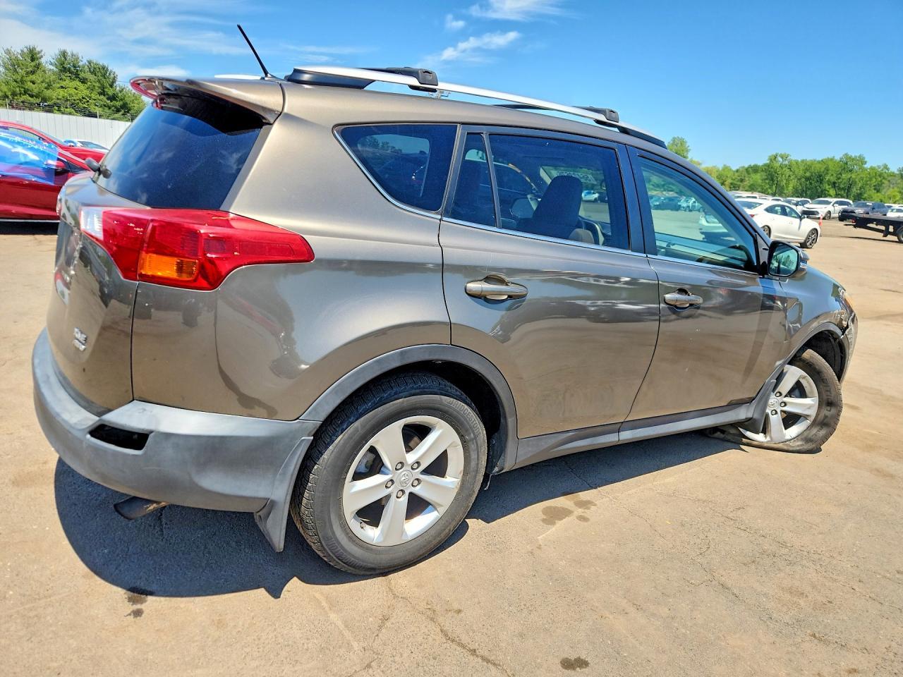 2013 Toyota Rav4 Xle - Image 3