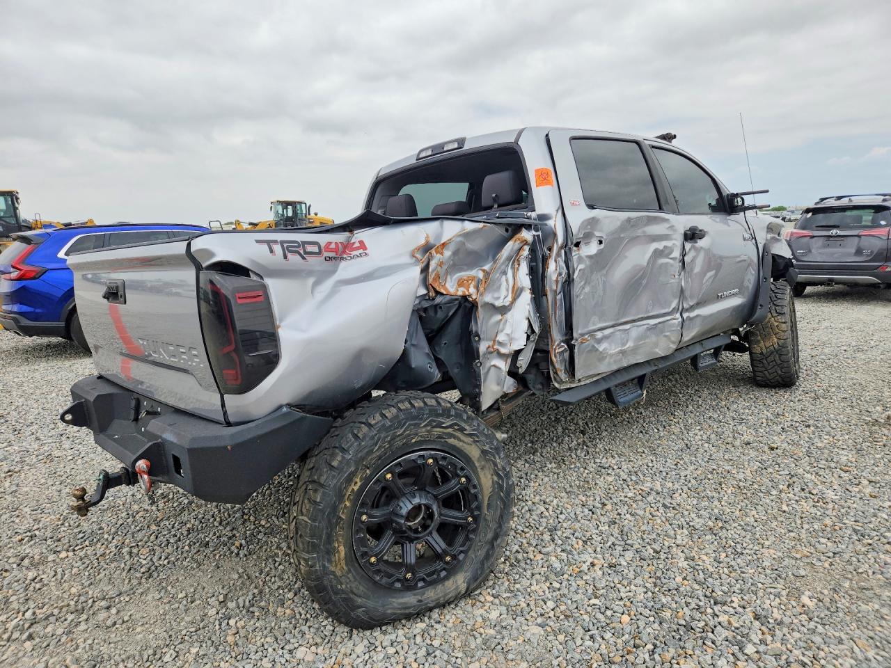 2014 Toyota Tundra Crewmax Sr5 - Image 3