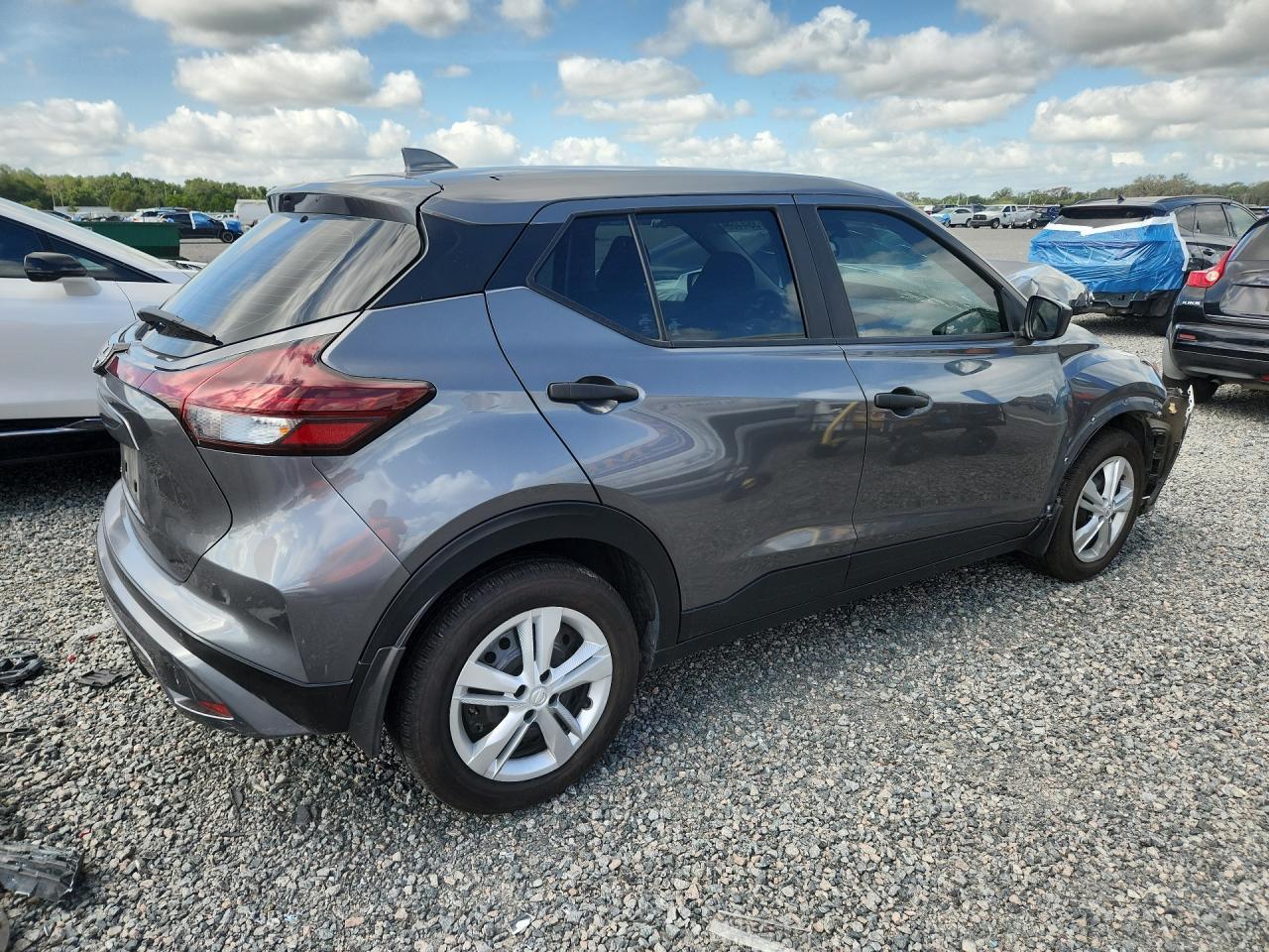 2023 Nissan Kicks S - Image 3