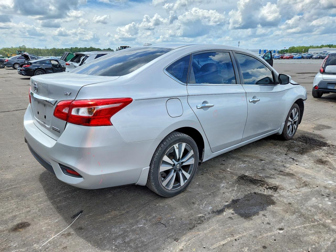 2019 Nissan Sentra Sv - Фото 3