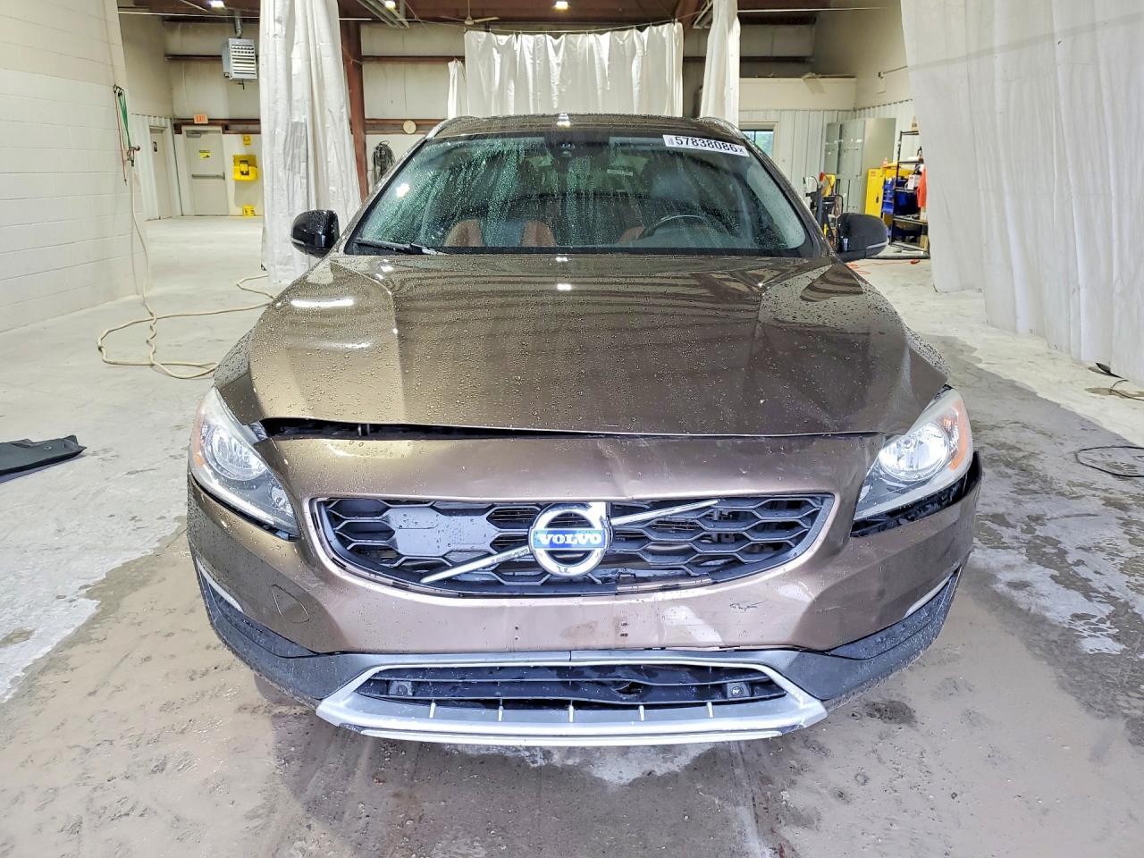 2016 Volvo V60 Cross Country Premier - Image 5