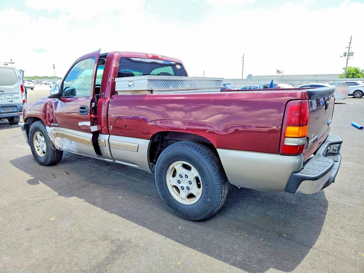 2001 Chevrolet Silverado C1500 - Фото 2
