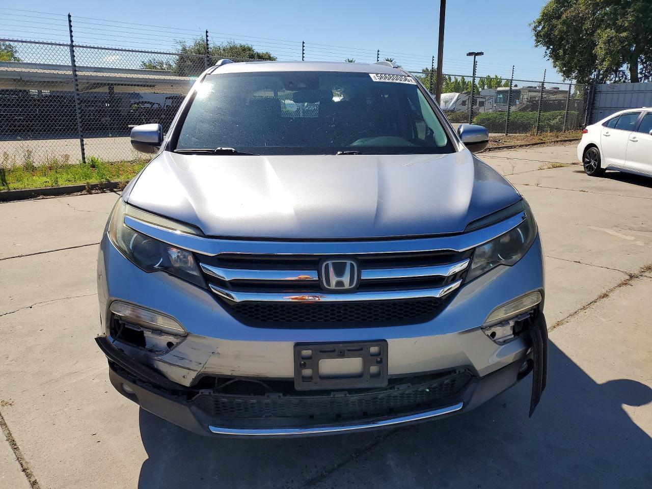 2017 Honda Pilot Elite - Image 5