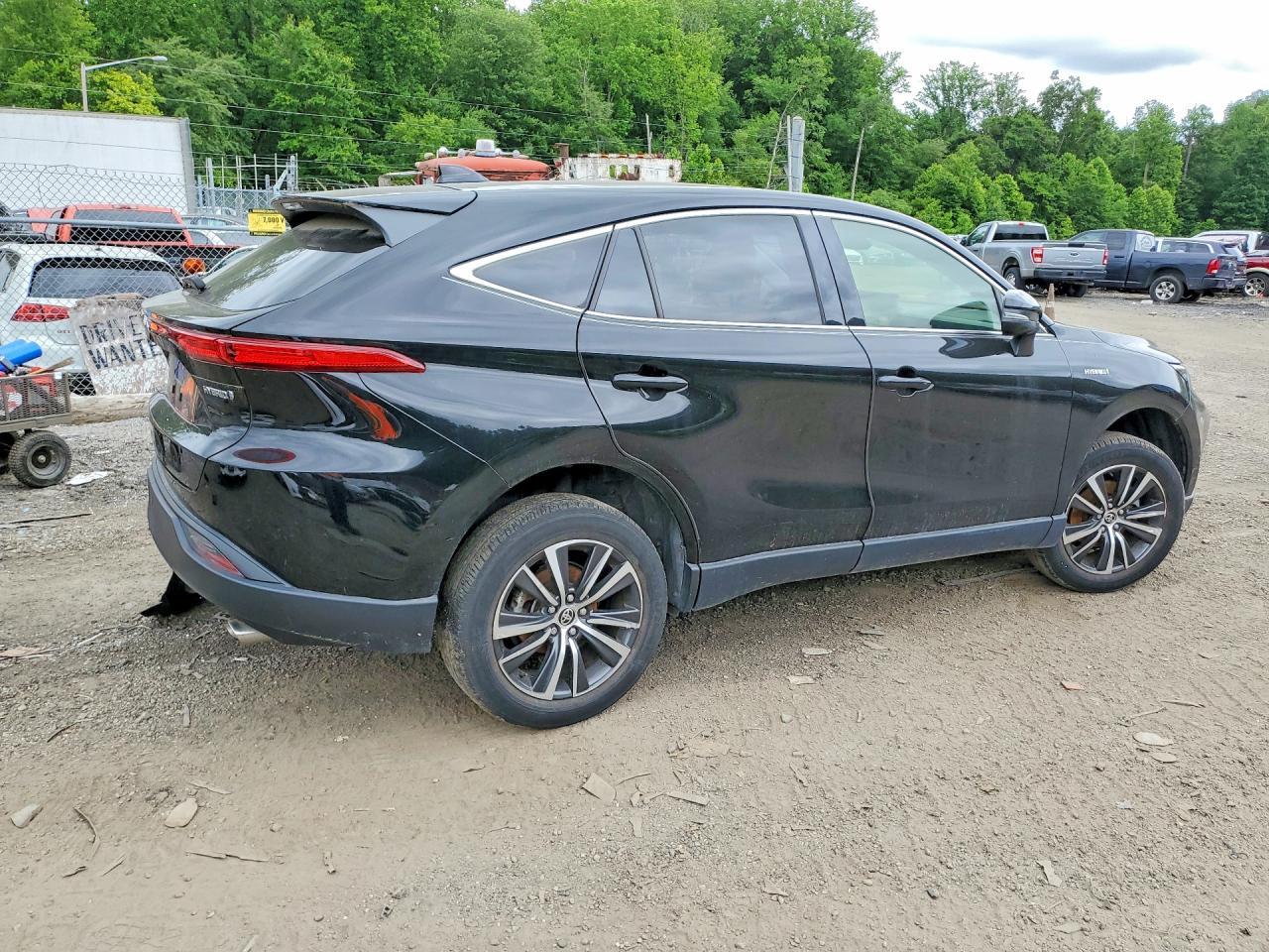 2021 Toyota Venza Le - Фото 3