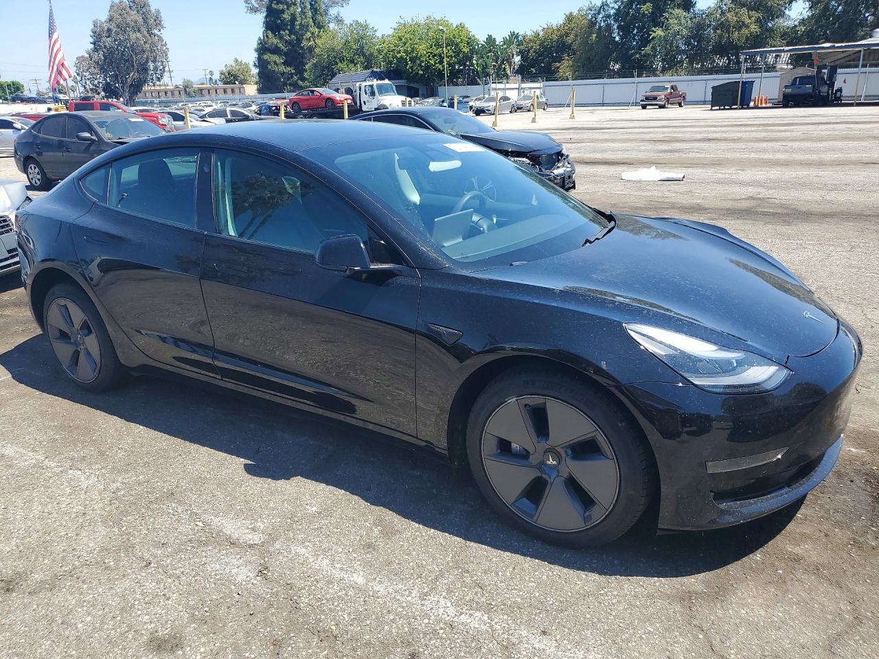 2021 Tesla Model 3 - Image 4