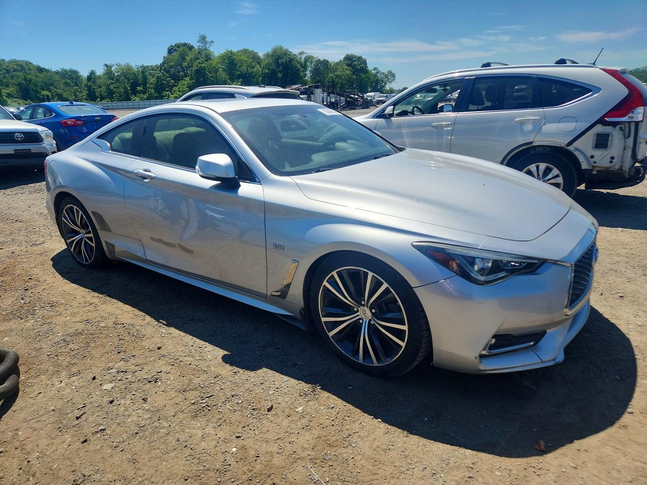 2017 Infiniti Q60 3.0T Premium - Image 4