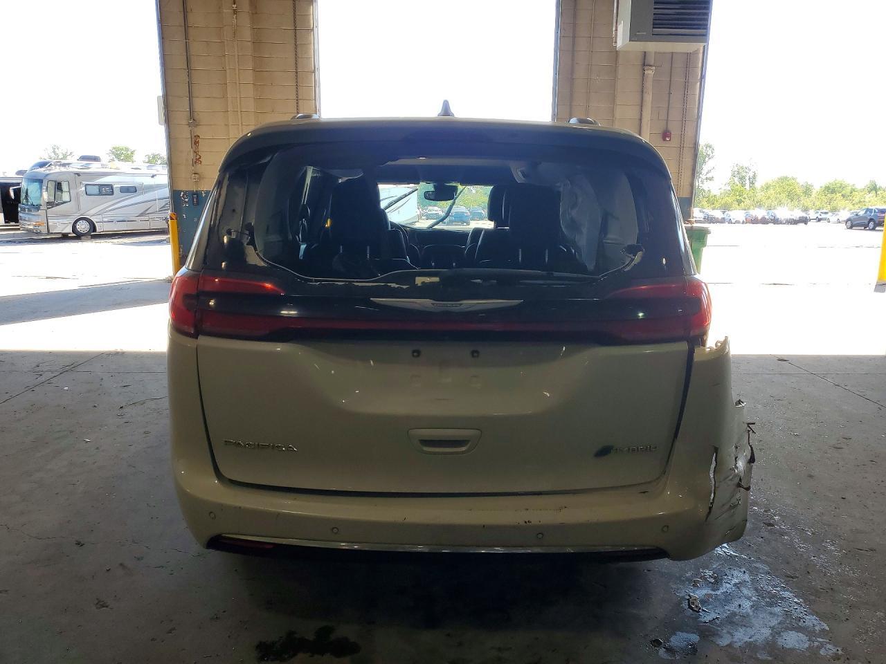 2021 Chrysler Pacifica Hybrid Touring L - Фото 6