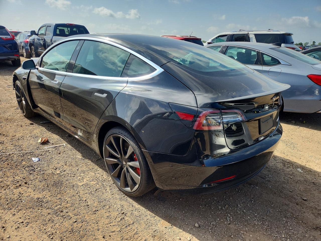2020 Tesla Model 3 - Фото 2