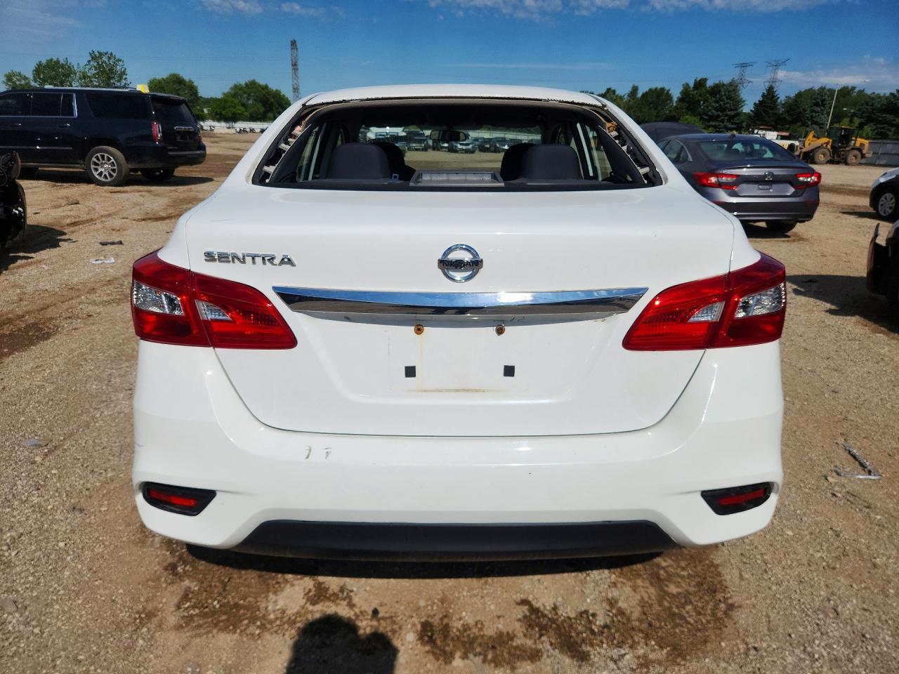 2017 Nissan Sentra S - Фото 6