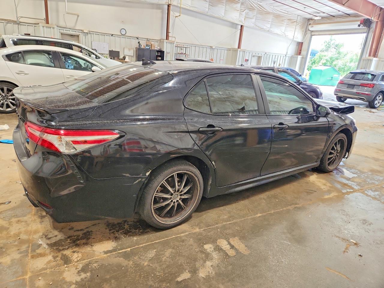 2020 Toyota Camry Se Nightshade - Image 3
