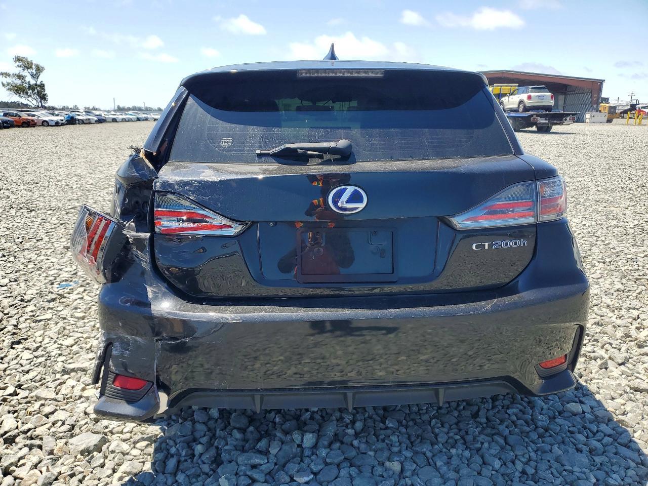 2017 Lexus Ct 200 - Image 6