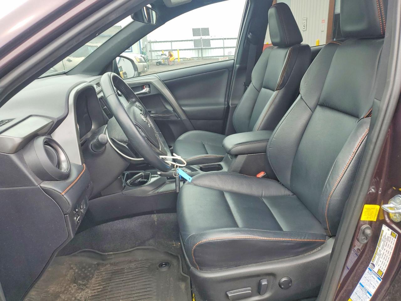 2016 Toyota Rav4 Se - Фото 7