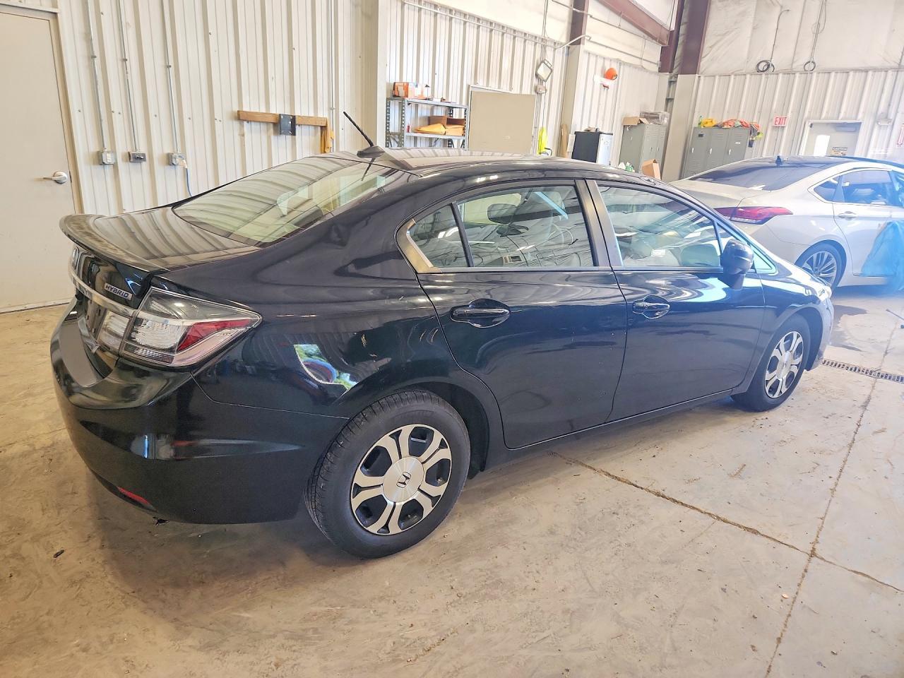 2015 Honda Civic Hybrid L - Image 3