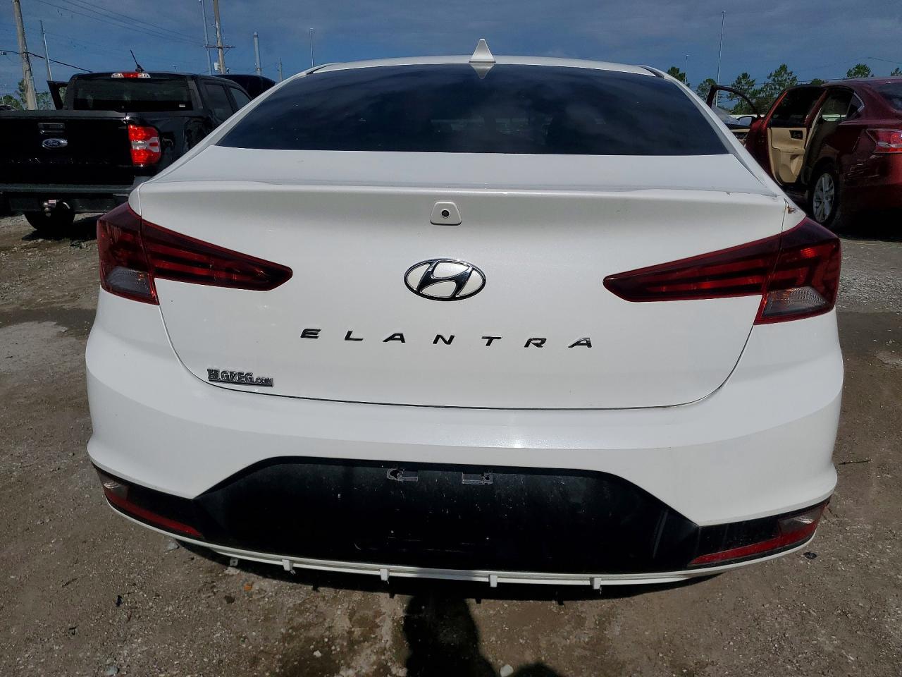 2020 Hyundai Elantra Sel - Фото 6