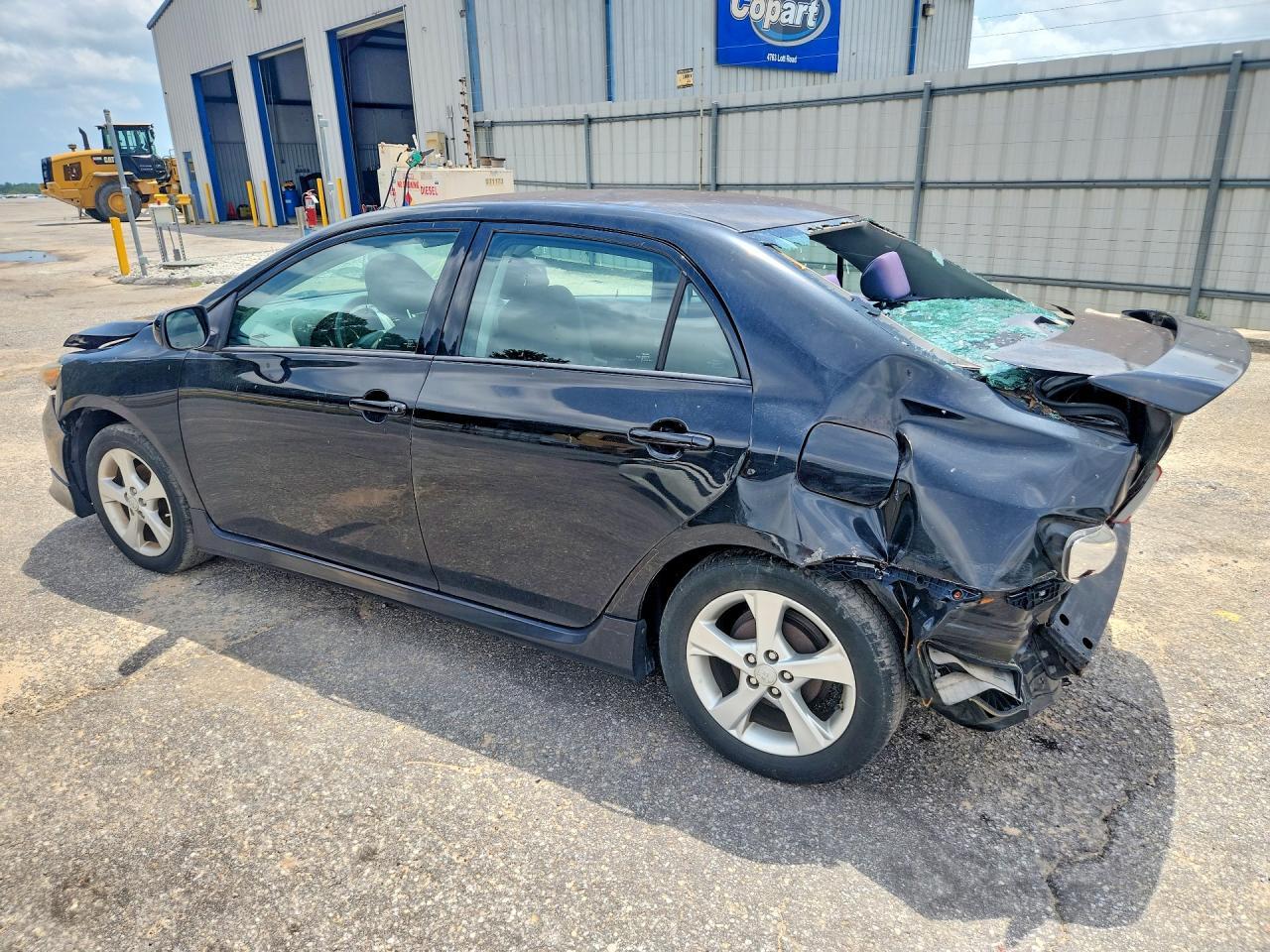 2011 Toyota Corolla - Фото 2