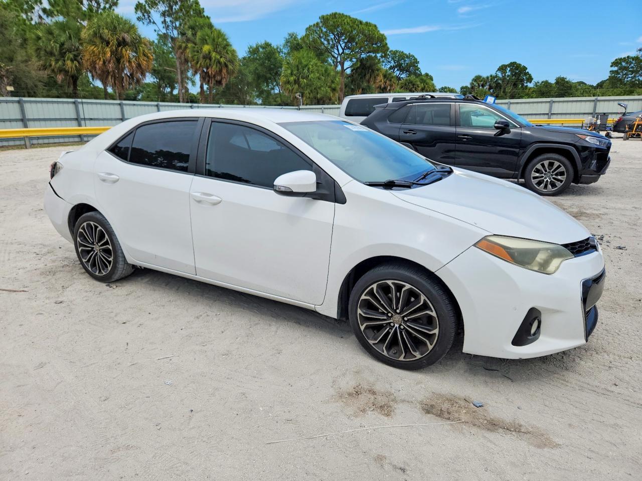 2015 Toyota Corolla S Plus - Фото 4