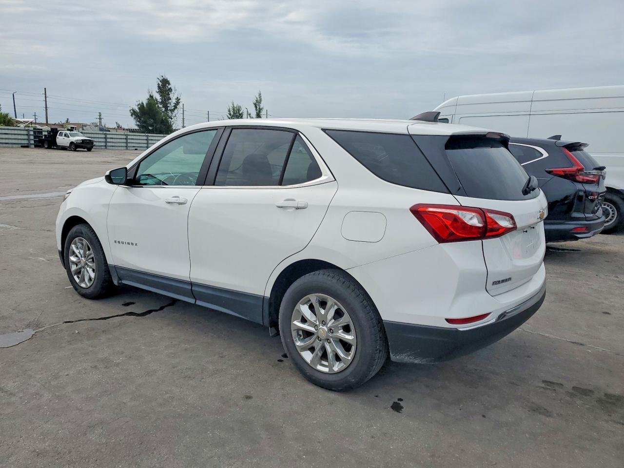 2021 Chevrolet Equinox Lt - Image 2
