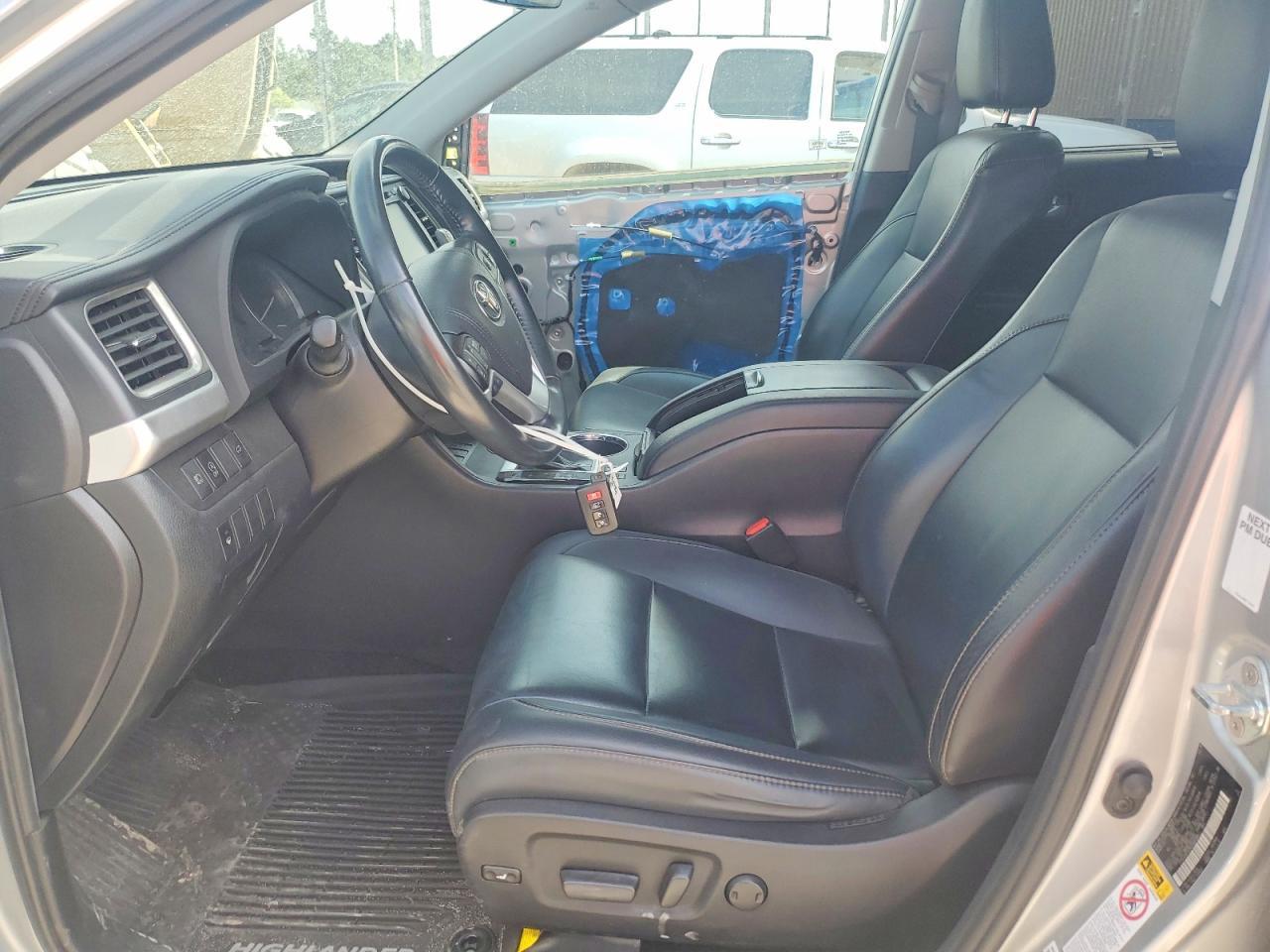 2019 Toyota Highlander Se - Image 7