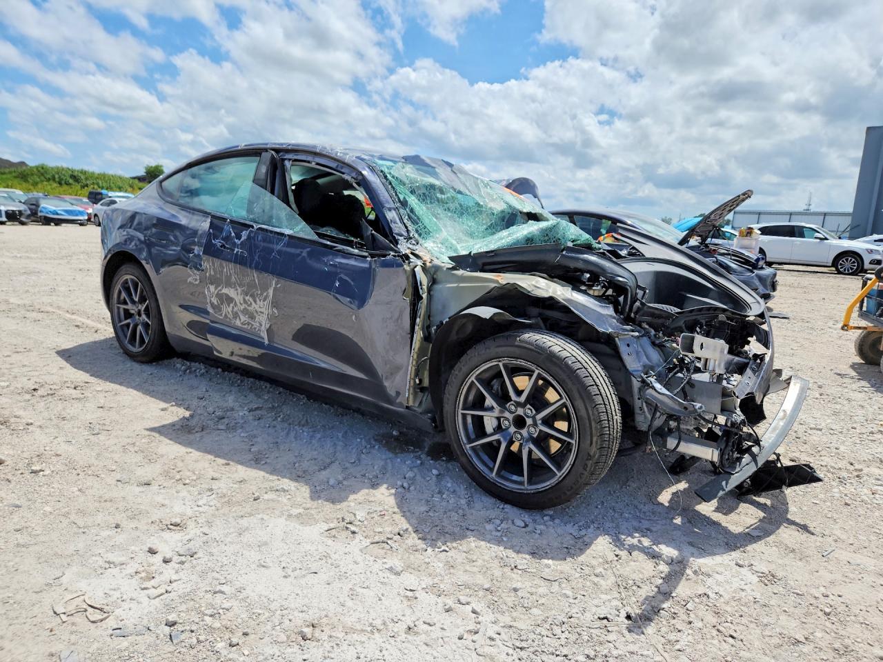 2023 Tesla Model 3 - Image 4