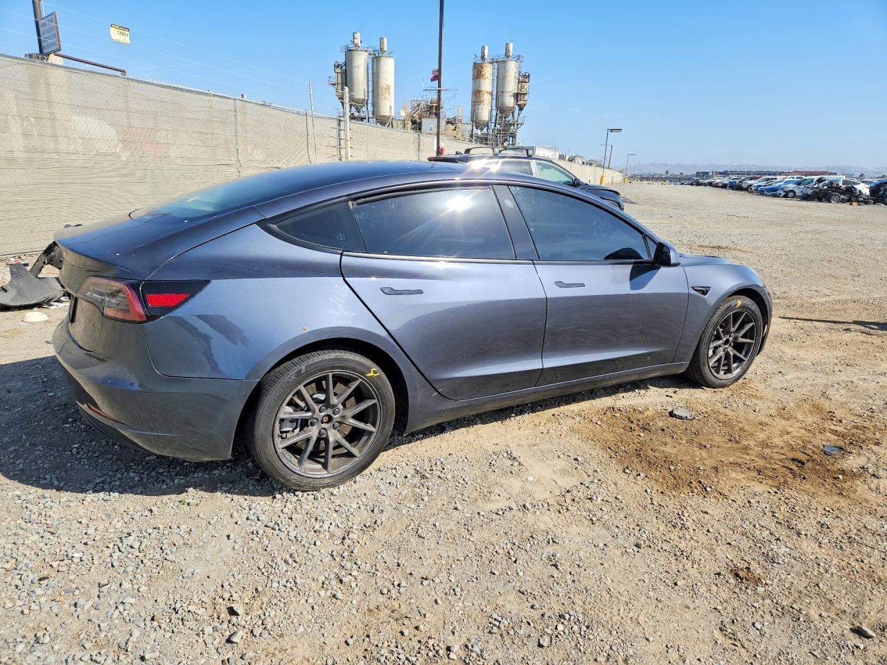 2023 Tesla Model 3 - Фото 3