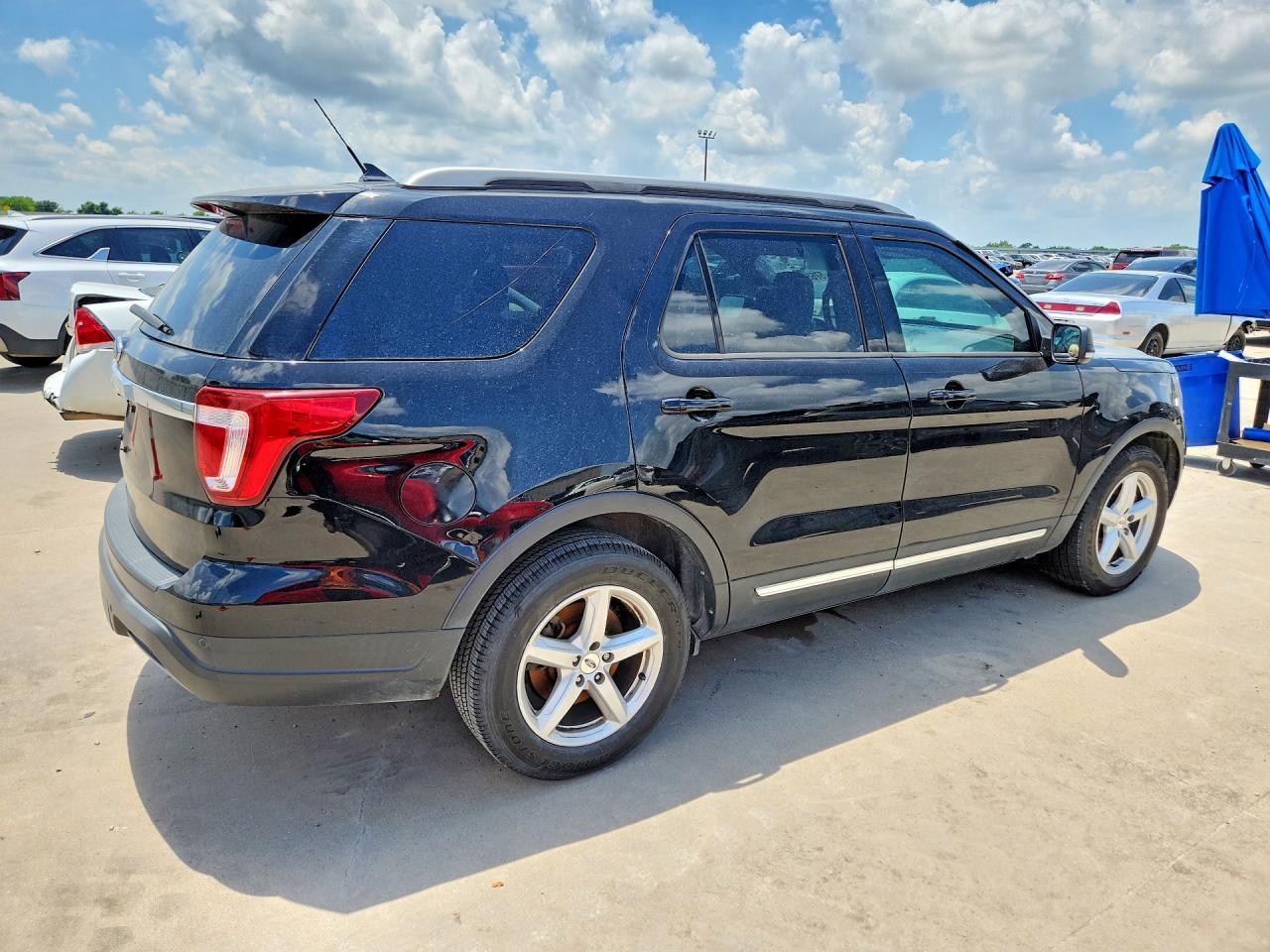 2019 Ford Explorer Xlt - Фото 3