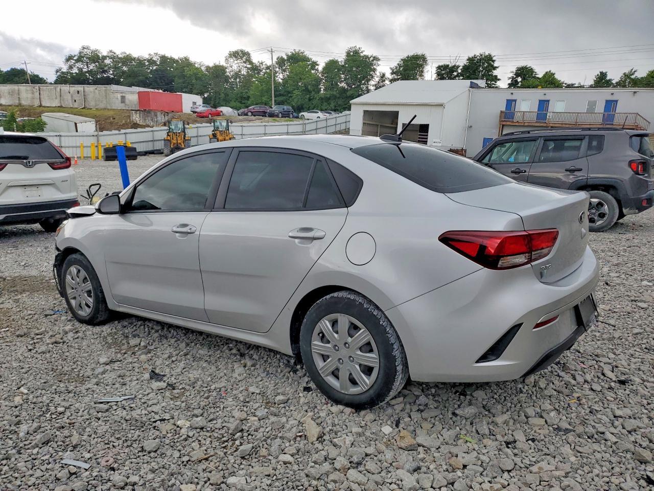 2021 Kia Rio S - Фото 2