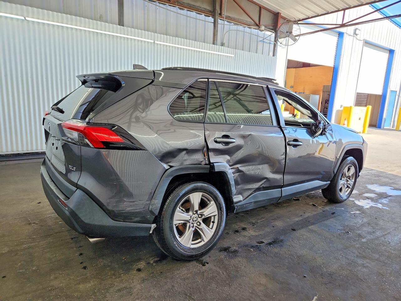 2023 Toyota Rav4 Xle - Image 3