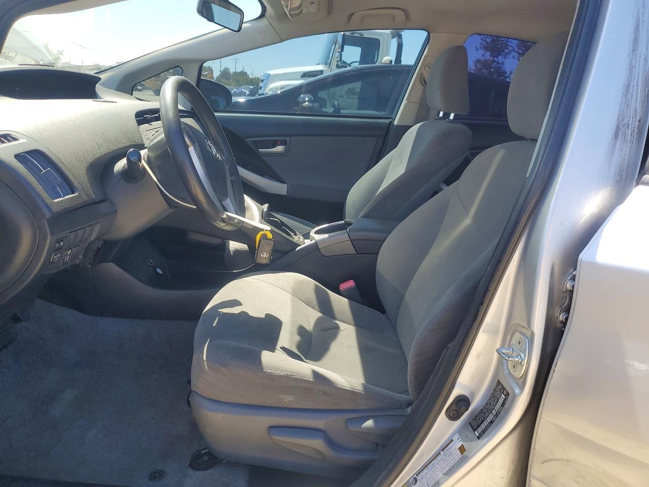 2012 Toyota Prius Three - Фото 7