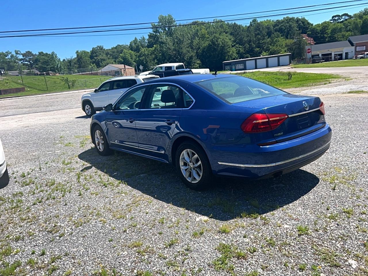 2016 Volkswagen Passat S - Фото 3