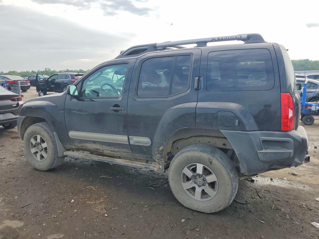 2011 Nissan Xterra X - Фото 2