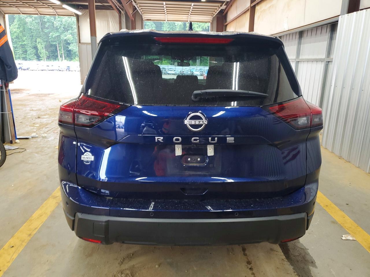 2025 Nissan Rogue - Image 6