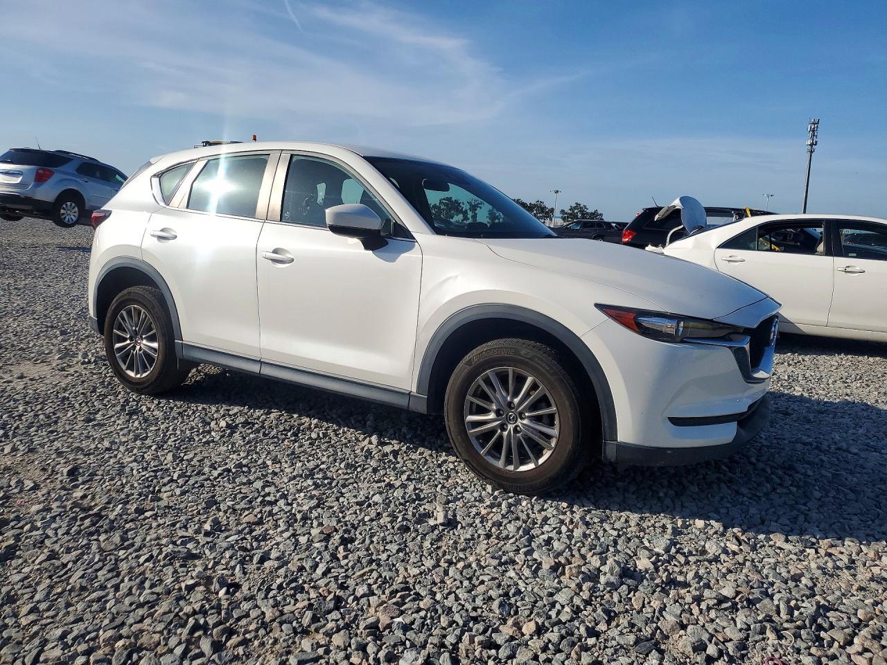 2017 Mazda Cx-5 Sport - Image 4