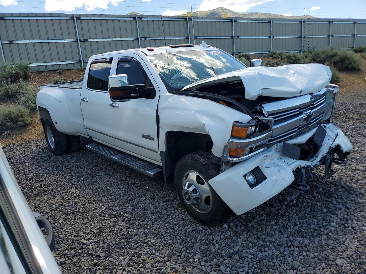 2015 Chevrolet Silverado K3500 High Country - Image 4