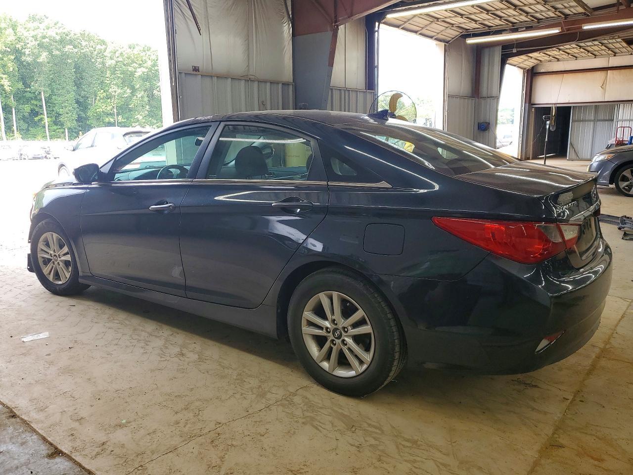 2014 Hyundai Sonata Gls - Image 2