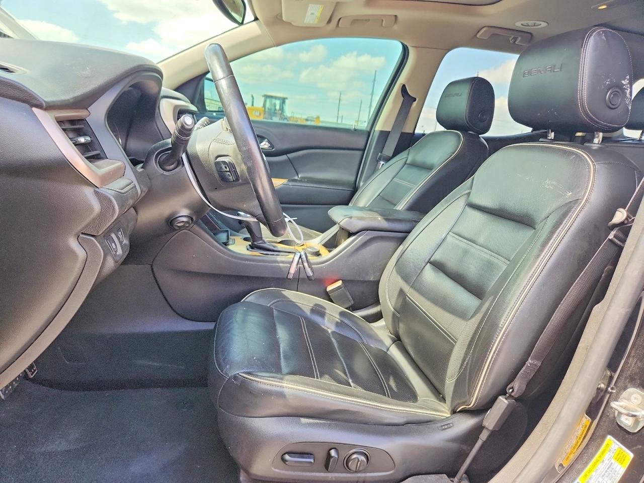 2017 GMC Acadia Denali - Фото 7