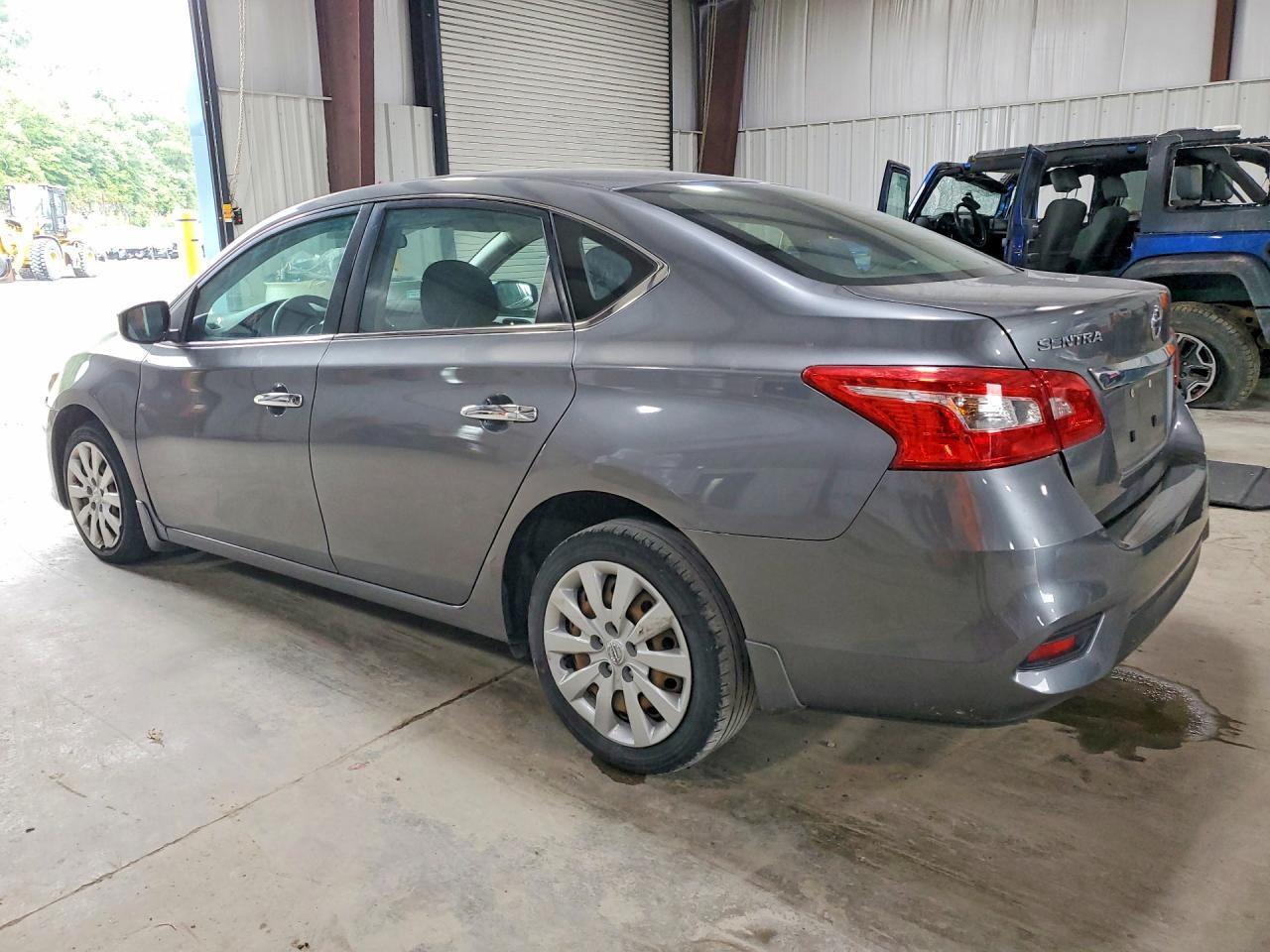 2019 Nissan Sentra S - Фото 2