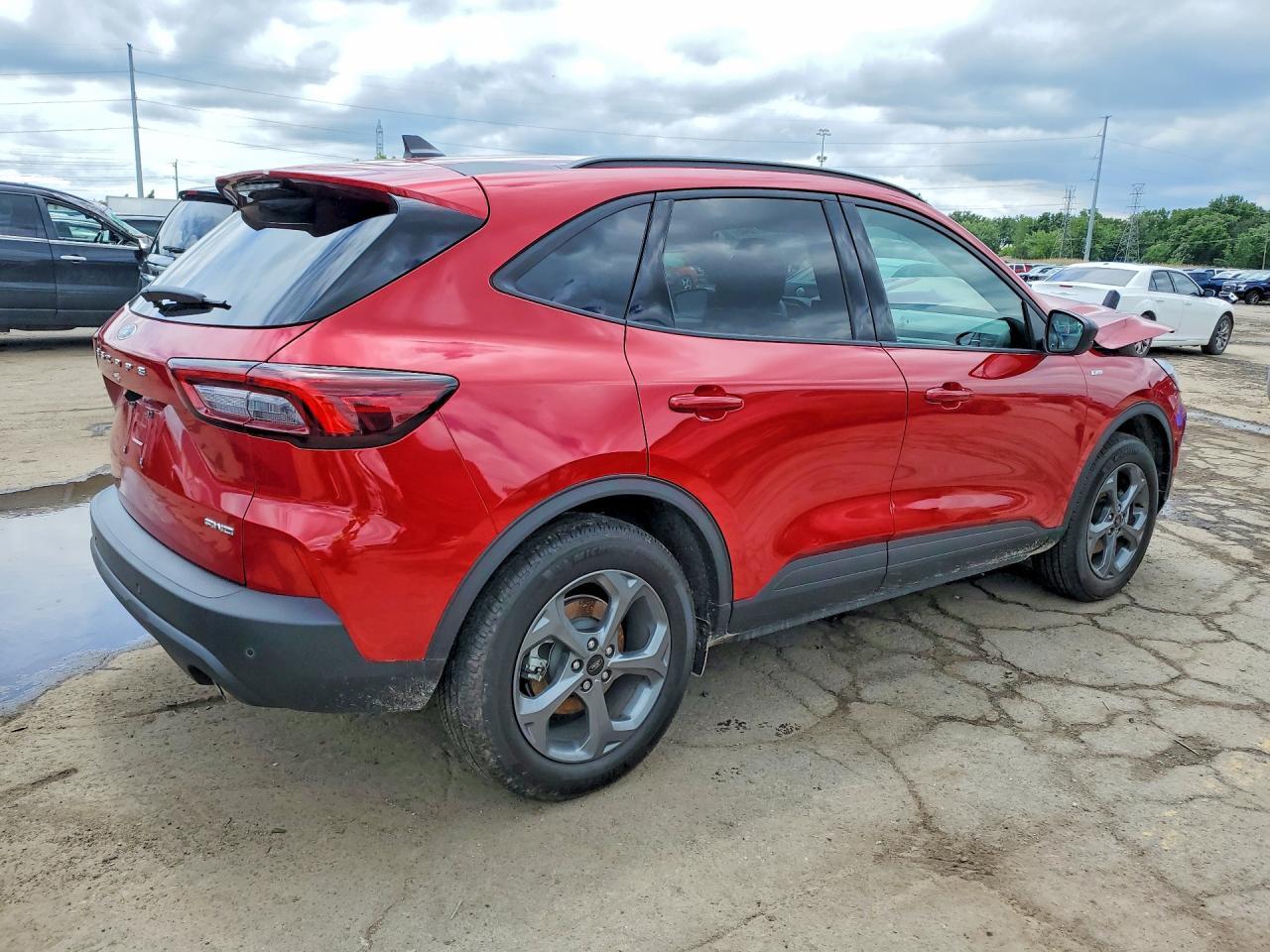 2025 Ford Escape St Line - Image 3