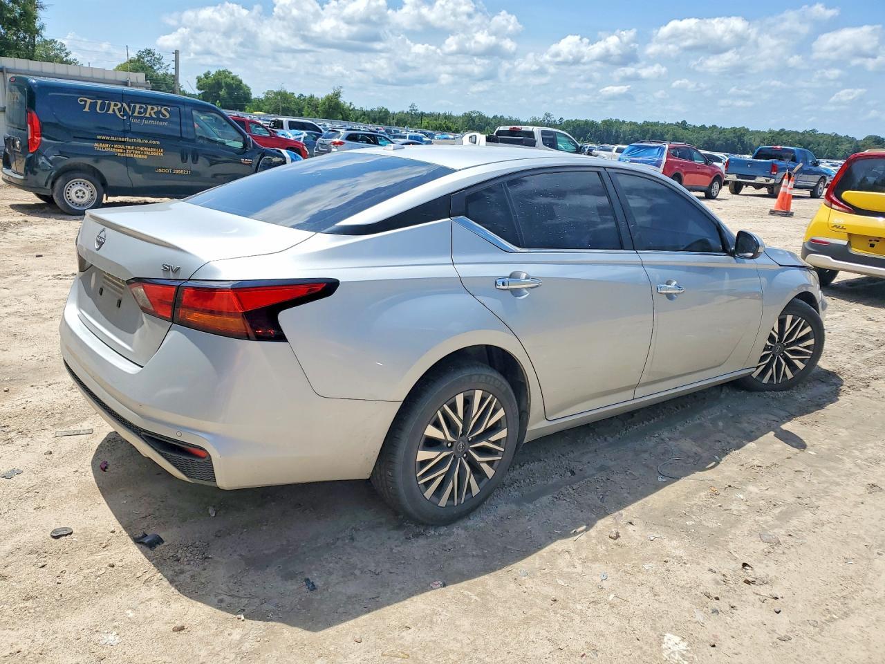 2023 Nissan Altima Sv - Фото 3