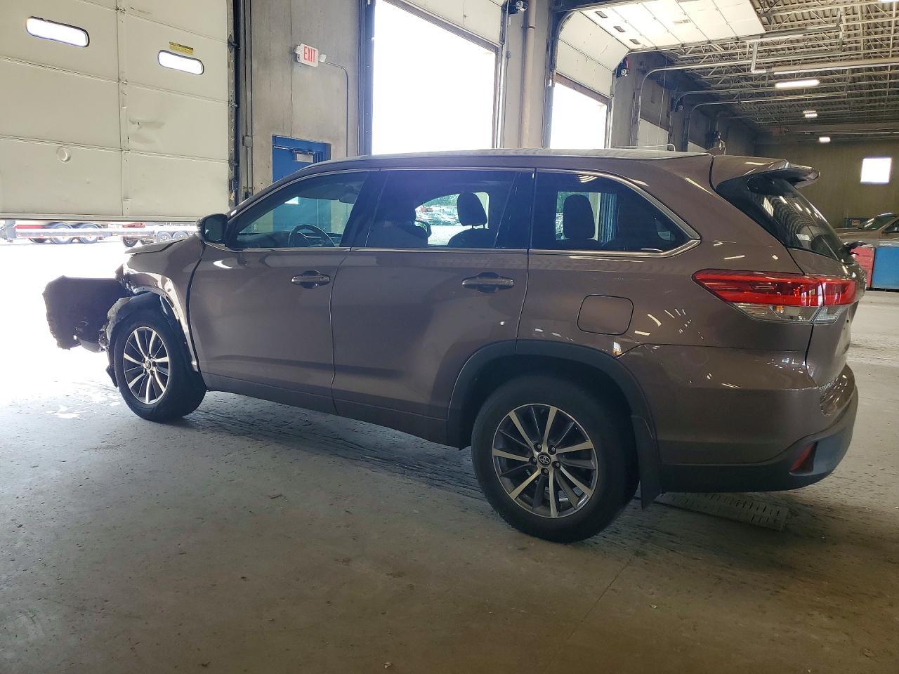 2017 Toyota Highlander Xle - Фото 2