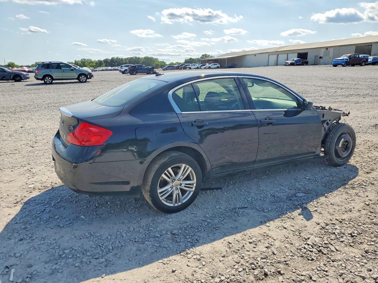 2015 Infiniti Q40 Base - Фото 3