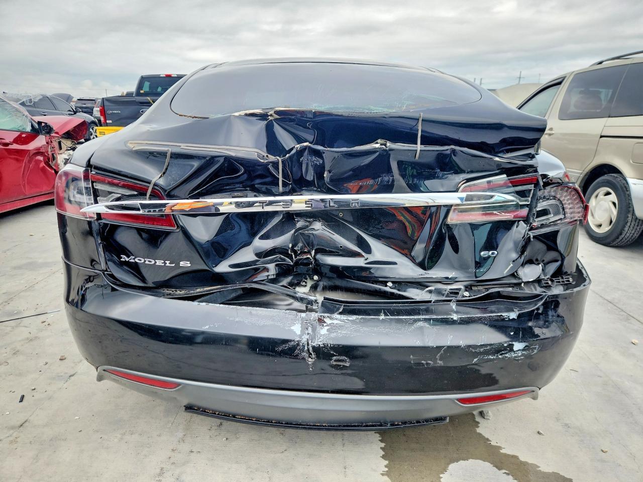 2014 Tesla Model S - Фото 6