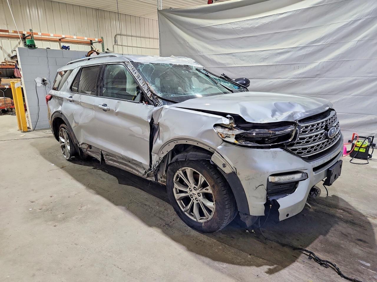 2020 Ford Explorer Limited - Image 4